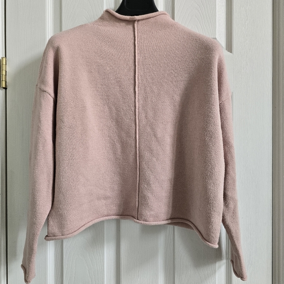 🌷Seven Sisters pink knit sweater - Picture 1 of 9
